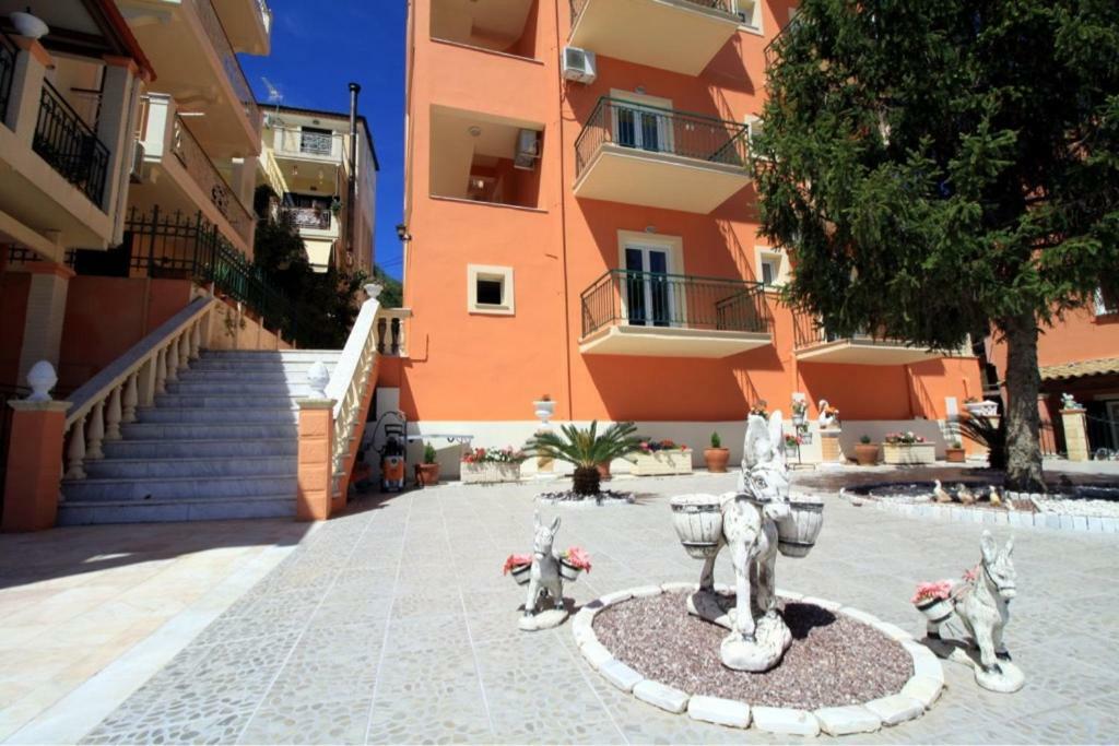 Corfu Sunflower Apartments Benitses  Exteriör bild